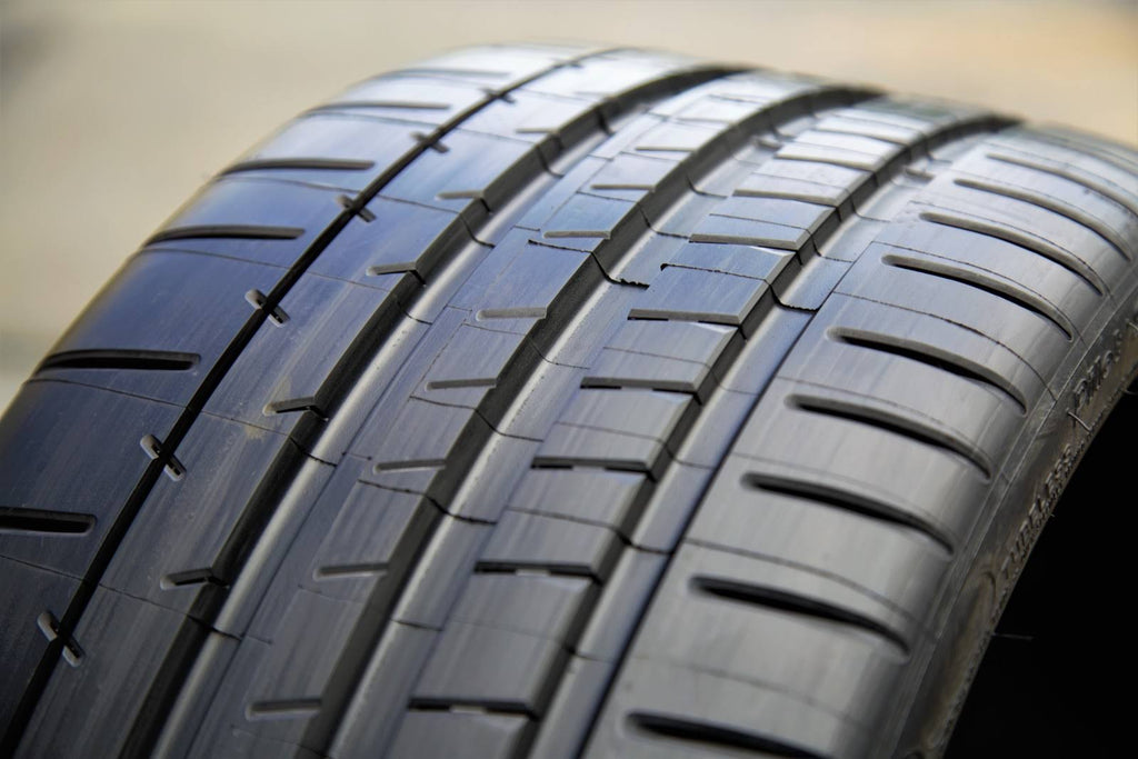 245/40ZR19 Tire F75910