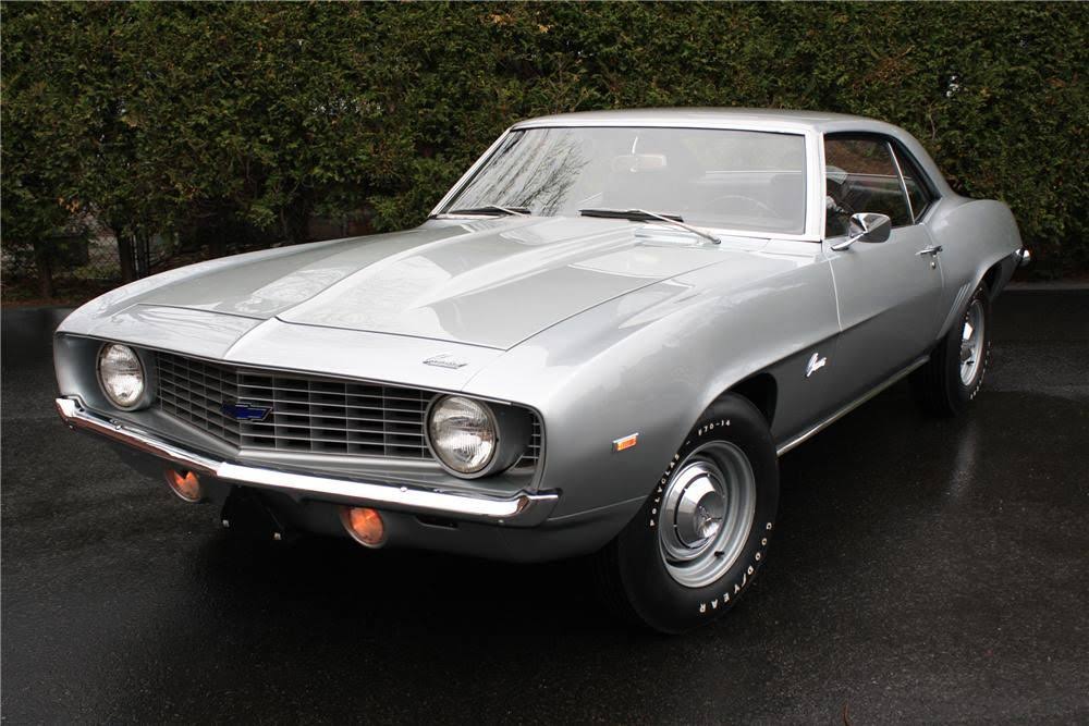 1969 Chevrolet Camaro ZL1 Coupe Silver 1/18 Diecast Model Car V32586