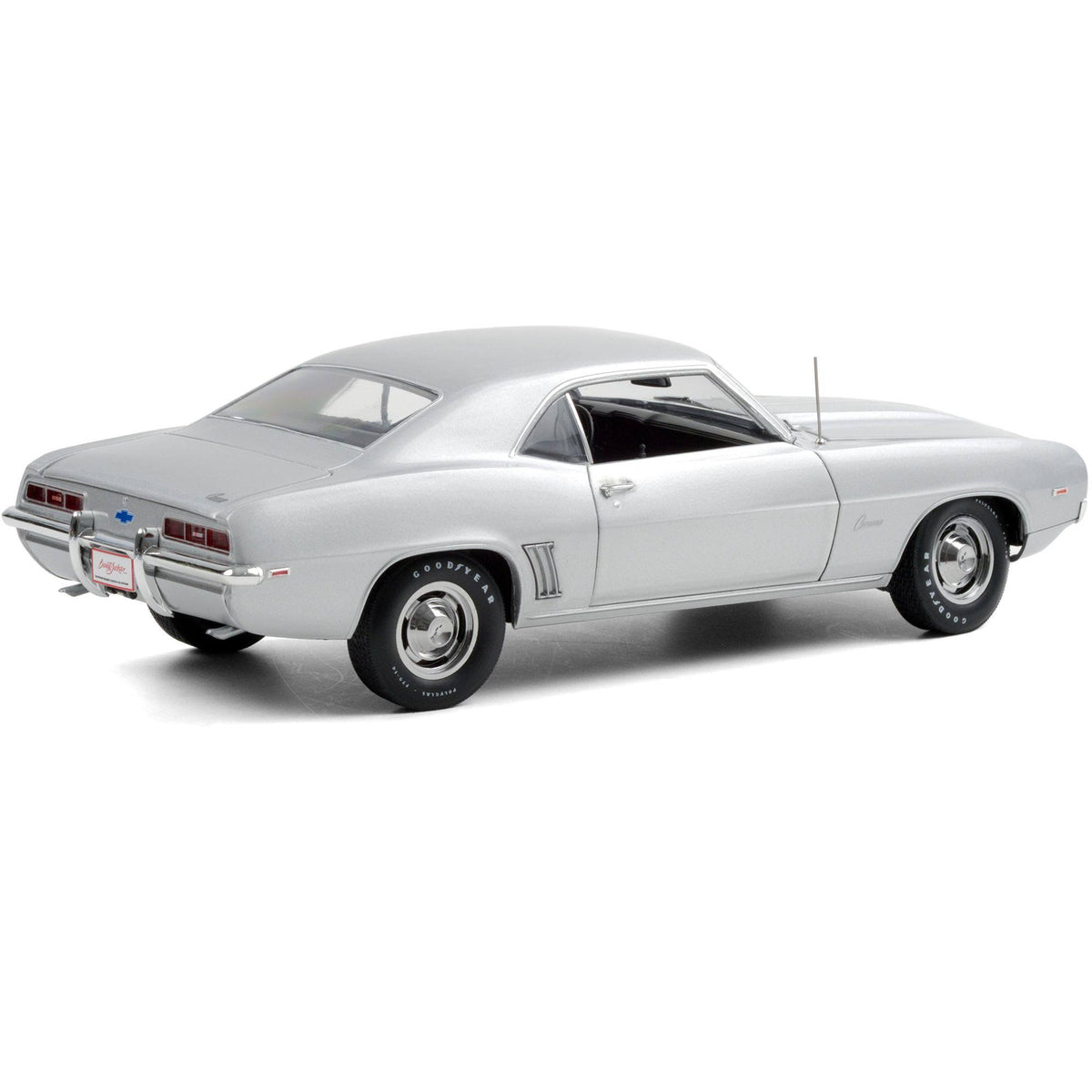 1969 Chevrolet Camaro ZL1 Coupe Silver 1/18 Diecast Model Car V32586