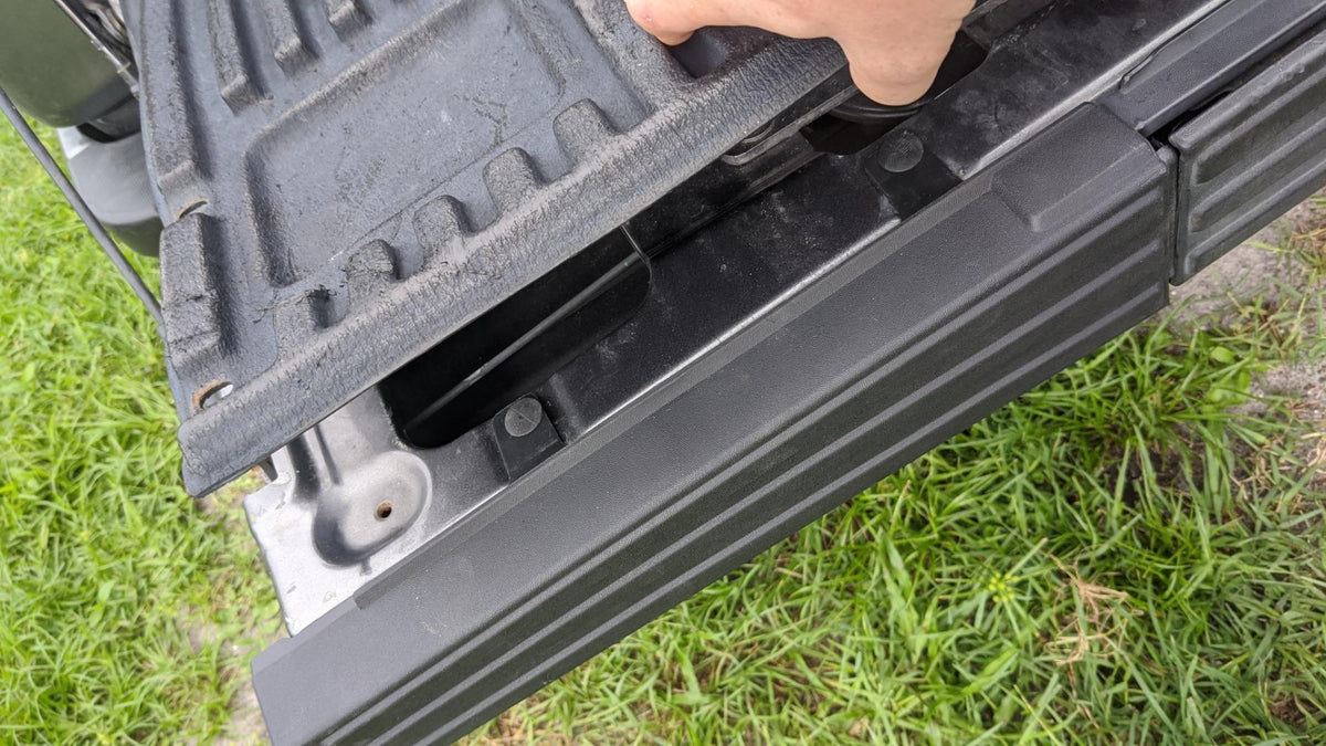 Flex Step Side Tailgate Molding End Cap Covers Right & Left C116